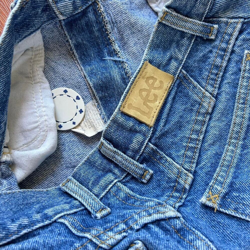 Lee’s made in USA vintage 80s women’s faded denim blue jeans